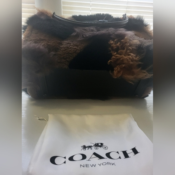 Limited Coach Shearling rogue 39 tote bag - Picture 5 of 15